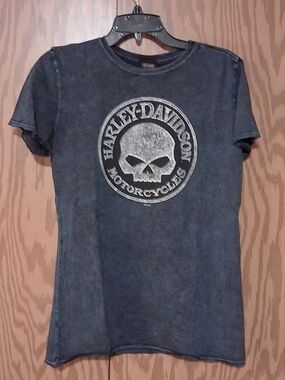 Harley-Davidson Skull Logo Graphic Tee - Washed Black. Size Womens Medium EUC